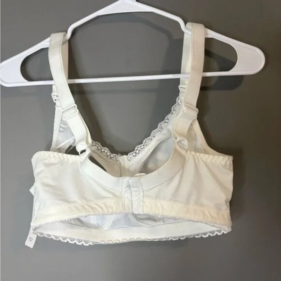 NWT Freya nursing bra size 30FF Elegant, white, adjustable, thick strap - Picture 3 of 10